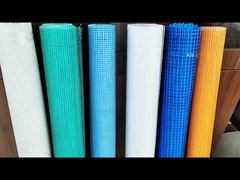 C Glas glasvezel mesh stof muur met verschillende gecoate kleuren en lengtes