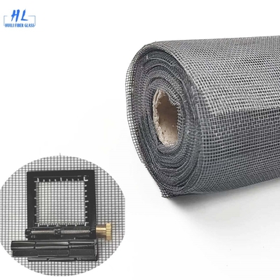 Zwart geweven glasvezel muggennet voegt privacy toe 18x14 mesh in 30m / 100m lengte